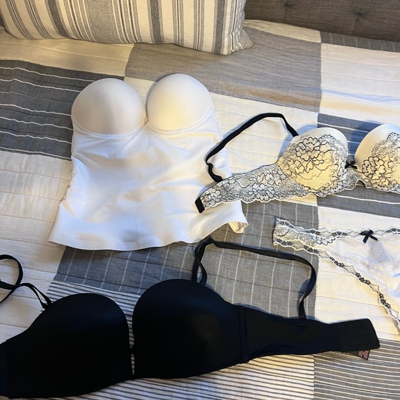 Intimate bundle - bridal like corset, push-up bra and sexy underwear set . - Picture 1 of 13